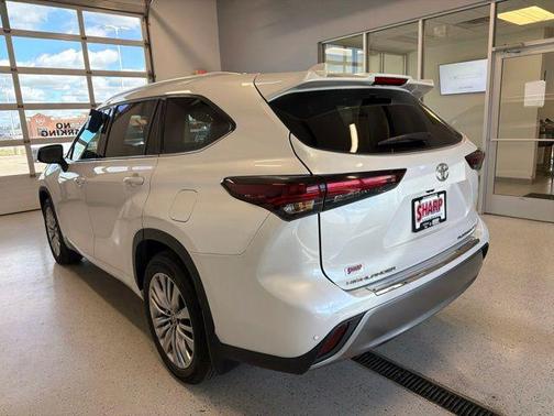 Wind Chill Pearl 2024 Toyota Highlander Platinum