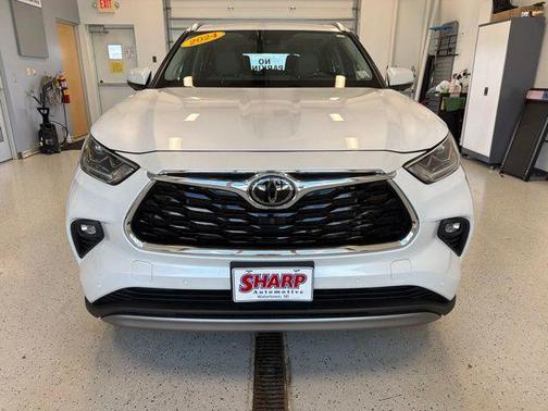 Wind Chill Pearl 2024 Toyota Highlander Platinum