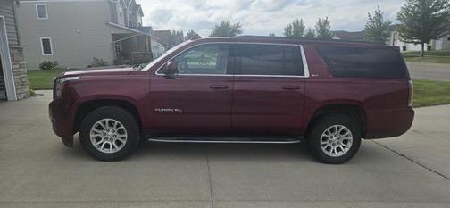2017 GMC Yukon XL SLT