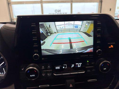 Magnetic Gray Metallic 2021 Toyota Highlander XLE
