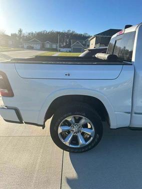 Ivory White Tri-Coat Pearlcoat 2021 RAM 1500 Limited