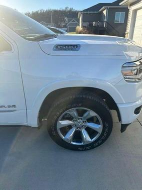 Ivory White Tri-Coat Pearlcoat 2021 RAM 1500 Limited