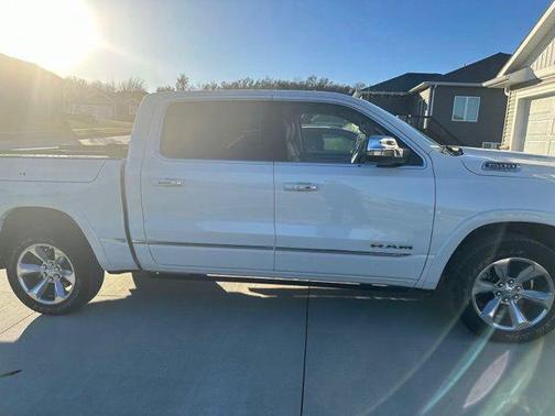 Ivory White Tri-Coat Pearlcoat 2021 RAM 1500 Limited