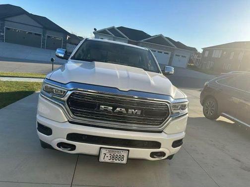 Ivory White Tri-Coat Pearlcoat 2021 RAM 1500 Limited