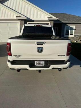 Ivory White Tri-Coat Pearlcoat 2021 RAM 1500 Limited