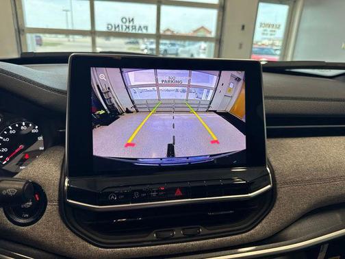 Diamond Black Crystal Pearlcoat 2023 Jeep Compass Latitude Lux
