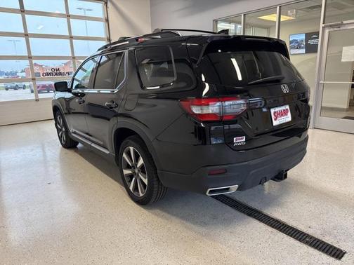 2024 Honda Pilot Touring 8-Passenger