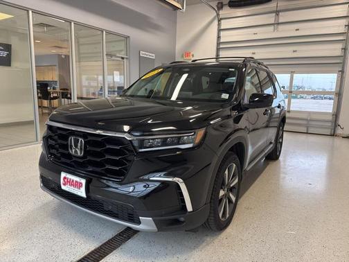 2024 Honda Pilot Touring 8-Passenger