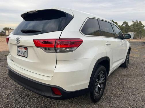 2017 Toyota Highlander LE I4