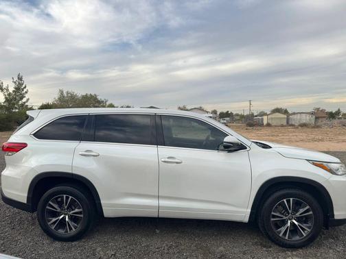 2017 Toyota Highlander LE I4