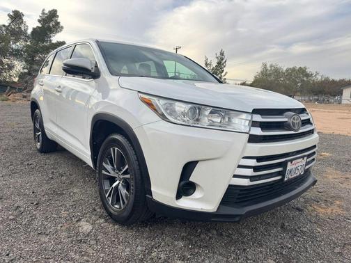 2017 Toyota Highlander LE I4