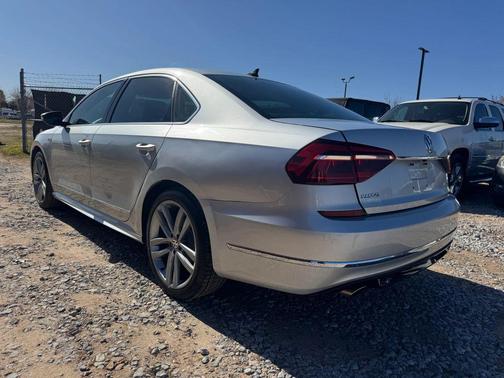 2017 Volkswagen Passat 1.8T R-Line w/Comfort