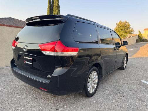 2014 Toyota Sienna LE