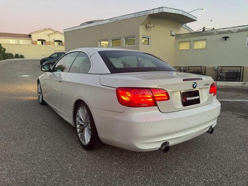 2011 BMW 335 335i Convertible 2D