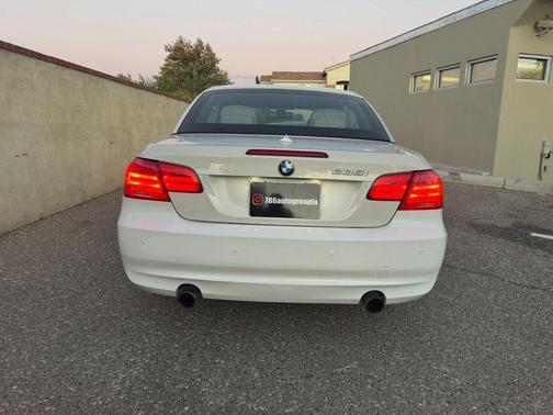 2011 BMW 335 335i Convertible 2D