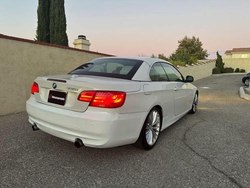2011 BMW 335 335i Convertible 2D