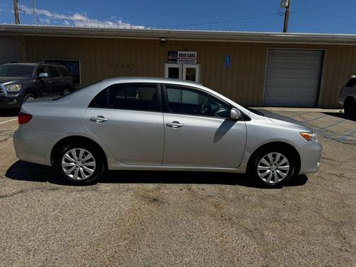 Classic Silver Metallic 2012 Toyota Corolla LE