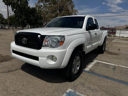 Super White 2011 Toyota Tacoma Access Cab