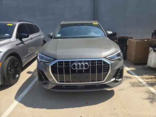 2022 Audi Q3 Premium Plus 45 TFSI S line quattro Tiptronic