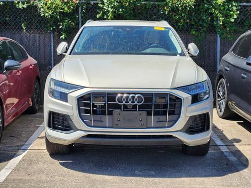 2022 Audi Q8 Premium Plus 55 TFSI quattro Tiptronic