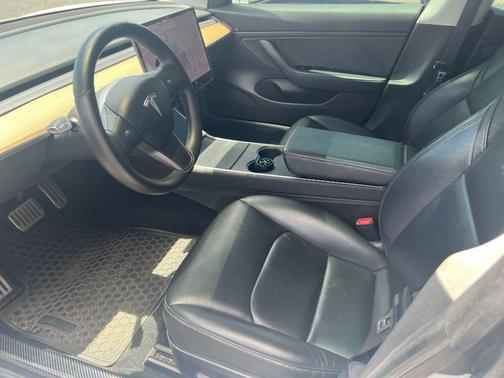 2019 Tesla Model 3 Mid Range