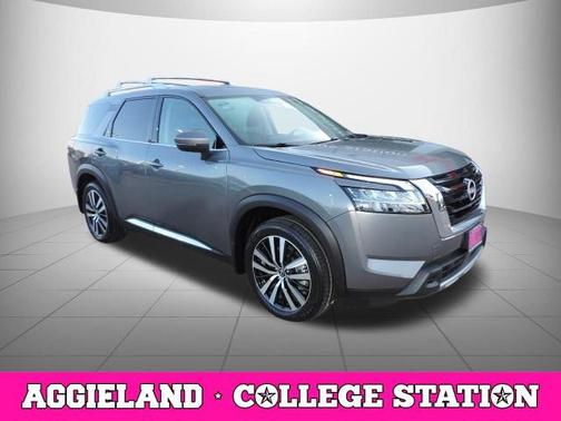 Gun Metallic 2024 Nissan Pathfinder Platinum