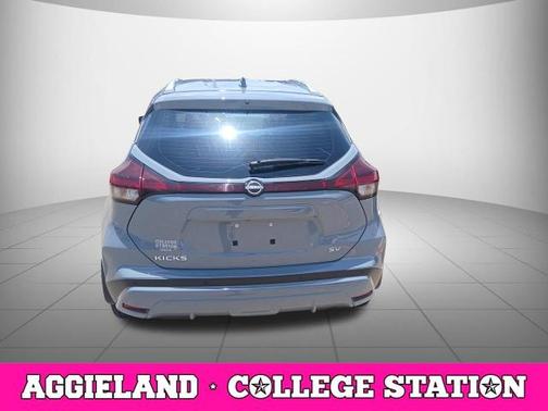 Boulder Gray Metallic 2024 Nissan Kicks SV