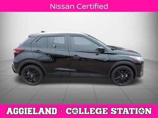 Super Black 2023 Nissan Kicks SV