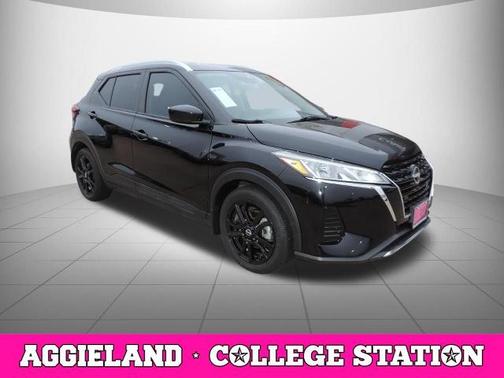 Super Black 2023 Nissan Kicks SV
