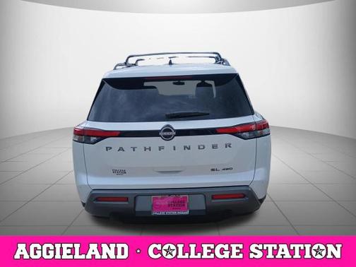 Everest White P 2026 Nissan Pathfinder SL