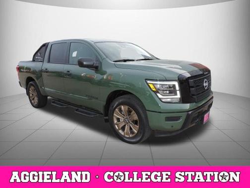 2024 Nissan Titan SV