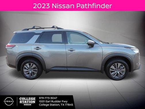 2023 Nissan Pathfinder SV