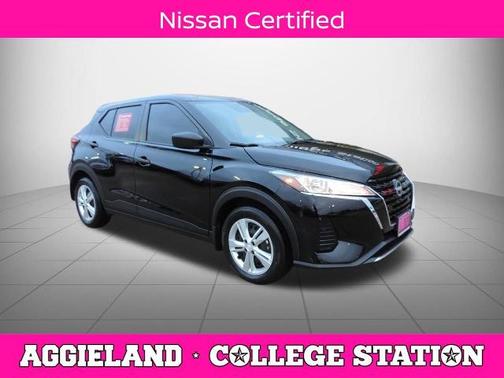 Super Black 2025 Nissan Kicks Play S