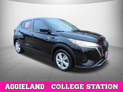 Super Black 2025 Nissan Kicks Play S