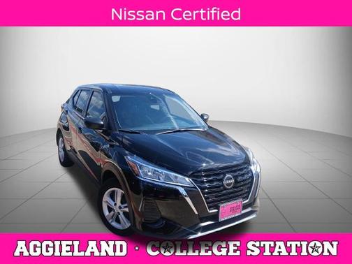 Super Black 2025 Nissan Kicks Play S