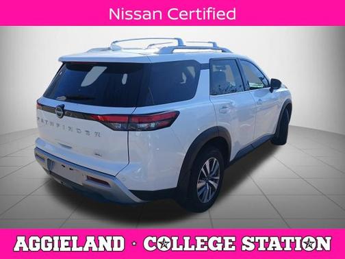 2024 Nissan Pathfinder SL
