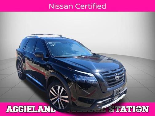 Black 2024 Nissan Pathfinder Platinum