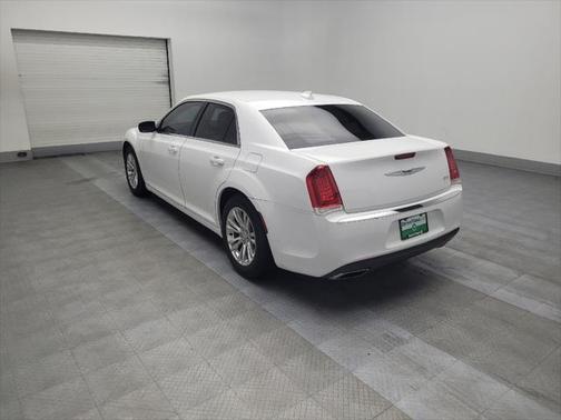 2018 Chrysler 300 Touring