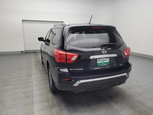 2017 Nissan Pathfinder SV