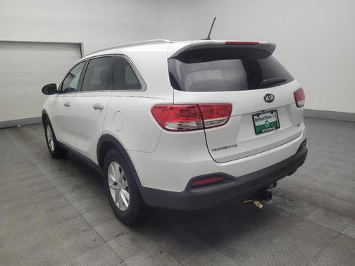 Snow White Pearl 2017 Kia Sorento LX