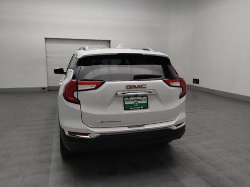White 2023 GMC Terrain SLT