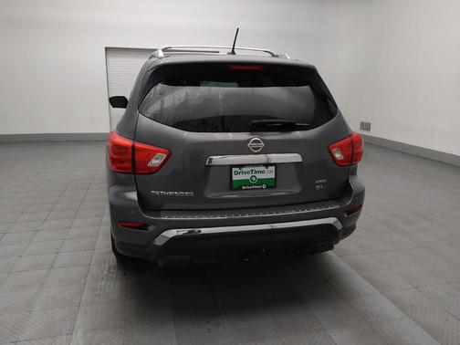 2017 Nissan Pathfinder SL