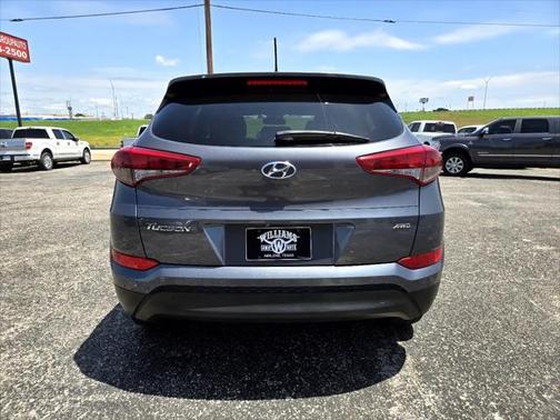 2016 Hyundai TUCSON SE