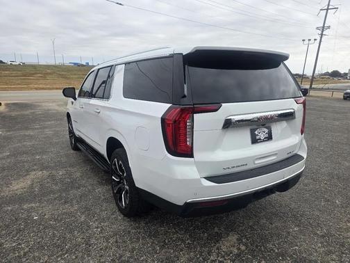 2023 GMC Yukon XL SLT