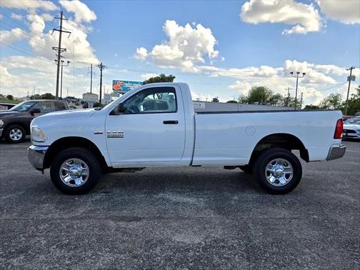 2016 RAM 2500 4WD Reg Cab 140.5'' Tradesman