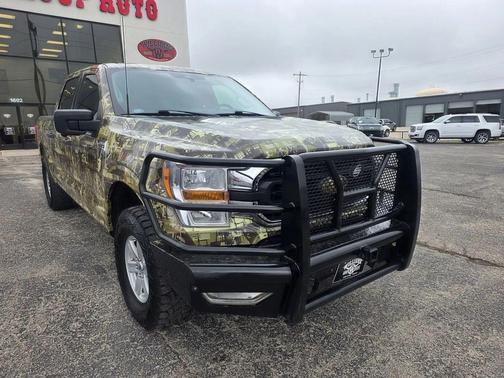 Green 2022 Ford F-150 Lariat Truck
