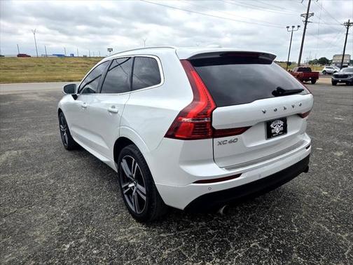 2021 Volvo XC60 T5 Momentum