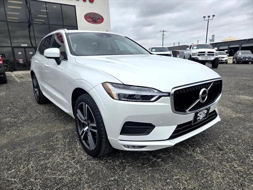 2021 Volvo XC60 T5 Momentum