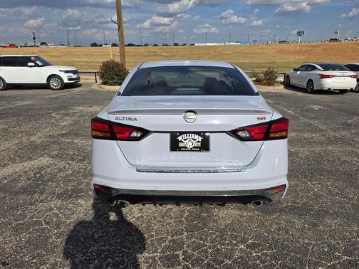 2023 Nissan Altima 2.5 SR Sedan