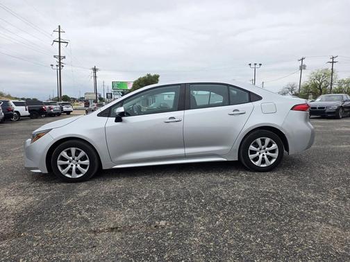 Silver Sky Metallic 2023 Toyota Corolla LE